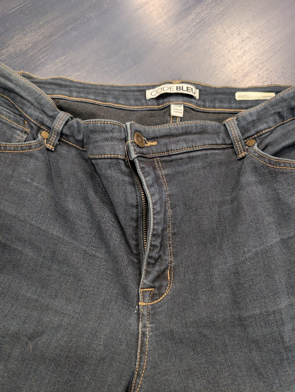 Code Bleu Jeans - Picture 3 of 3